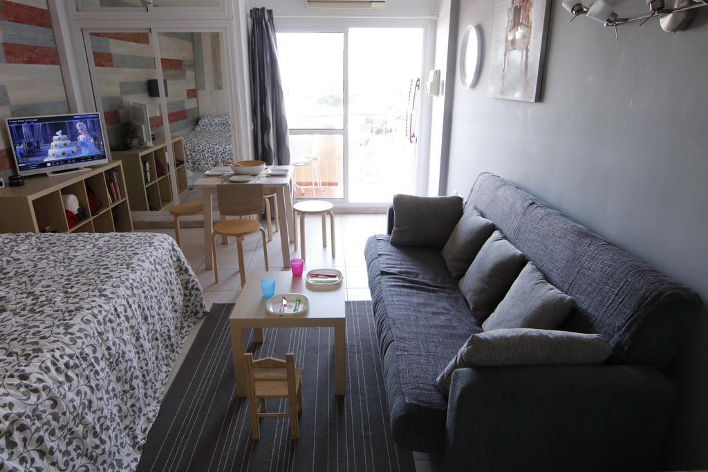Anna & Pierre-Noel Apartment. بينالماذينا المظهر الخارجي الصورة