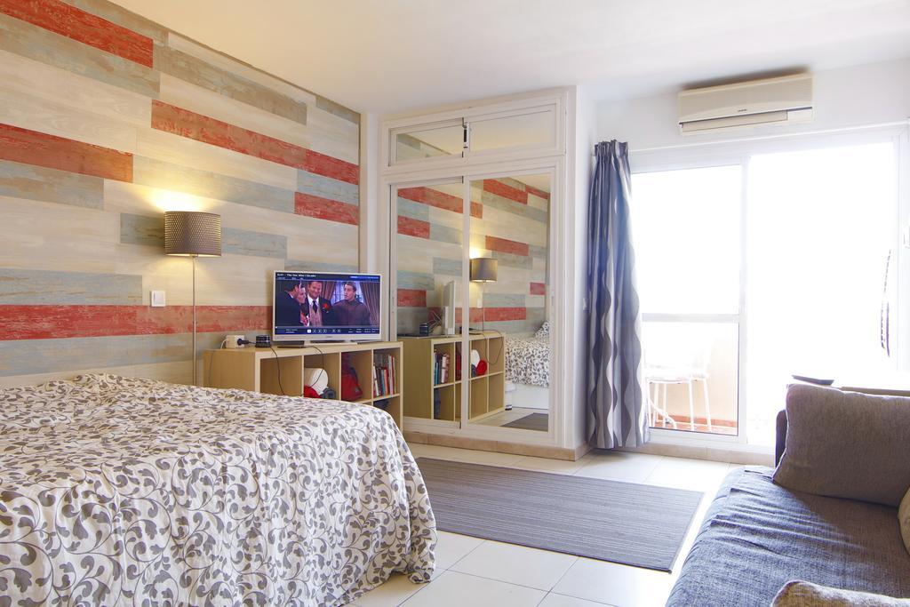 Anna & Pierre-Noel Apartment. بينالماذينا المظهر الخارجي الصورة
